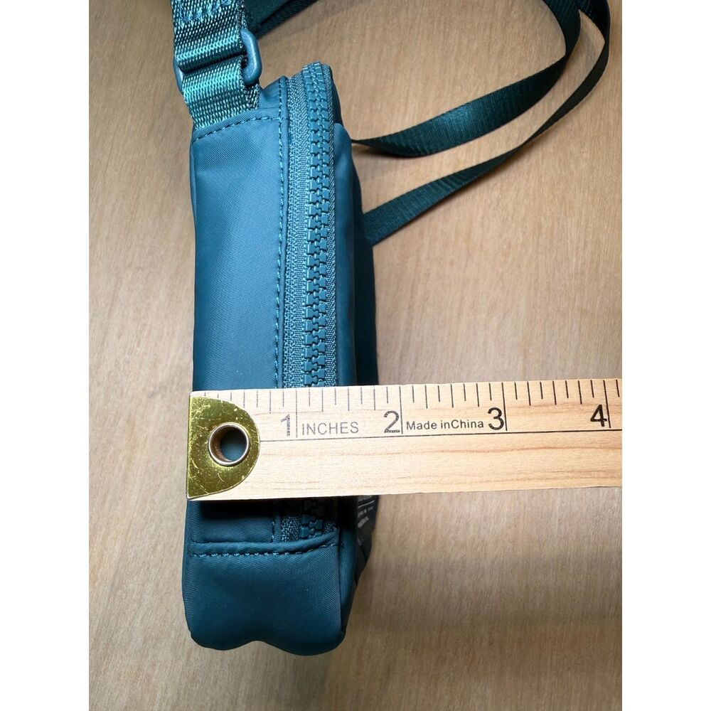 Lululemon Easy Access Crossbody Bag NWOT Teal Green Nylon Travel Purse - Picture 5 of 8